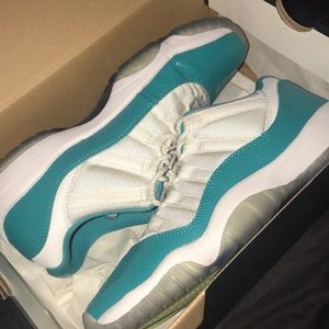 AIR JORDAN RETRO 11